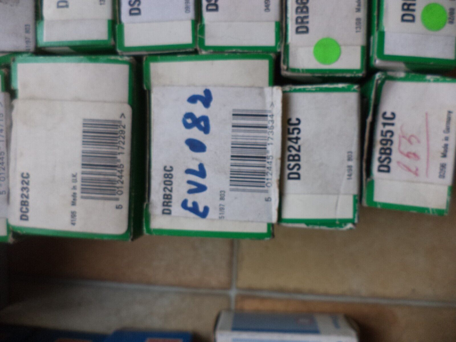 n°ce247 lot 63 doigt condenseur contacteur allumage neuf DPA86