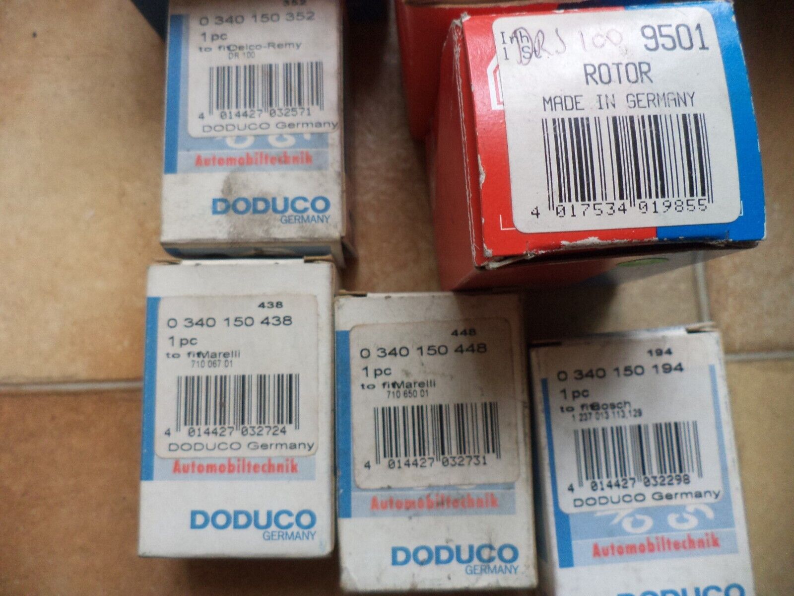n°ce247 lot 63 doigt condenseur contacteur allumage neuf DPA86