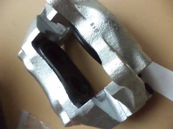 n°he17 etrier avant droit volvo P122 jaguar type E 8ac355394961 hella E.S DPA86