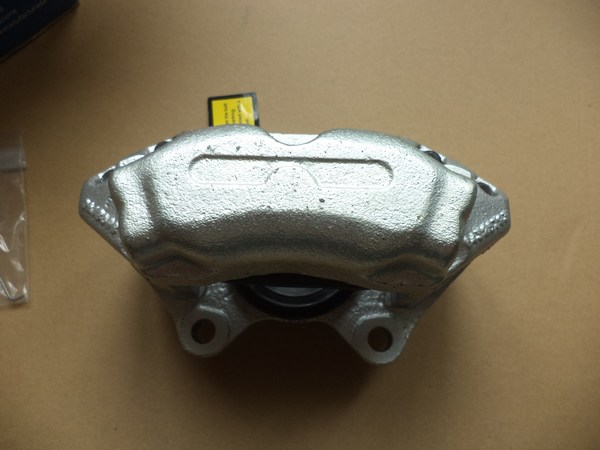 n°he17 etrier avant droit volvo P122 jaguar type E 8ac355394961 hella E.S DPA86