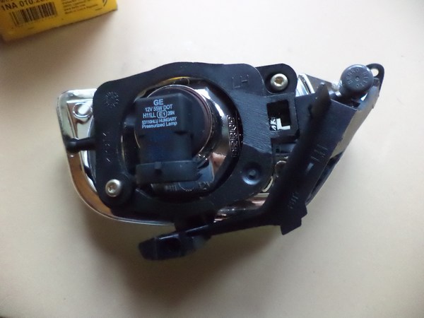 n°he20 antibrouillard ford focus mk1 avant gauche 1na010205011 hella neuf DPA86