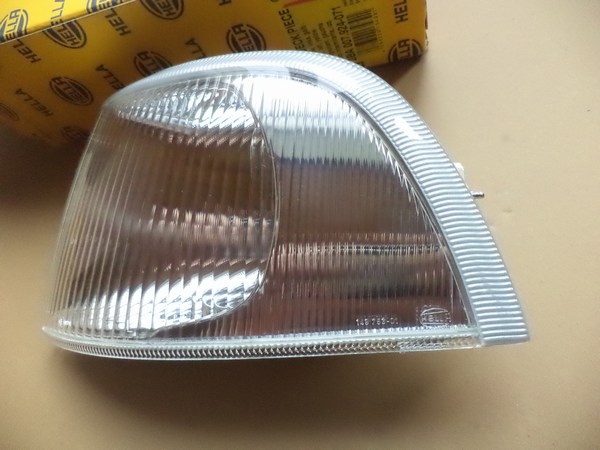 n°he23 clignotant volvo s40 v40 avant gauche hella neuf DPA86