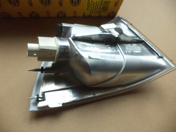n°he23 clignotant volvo s40 v40 avant gauche hella neuf DPA86