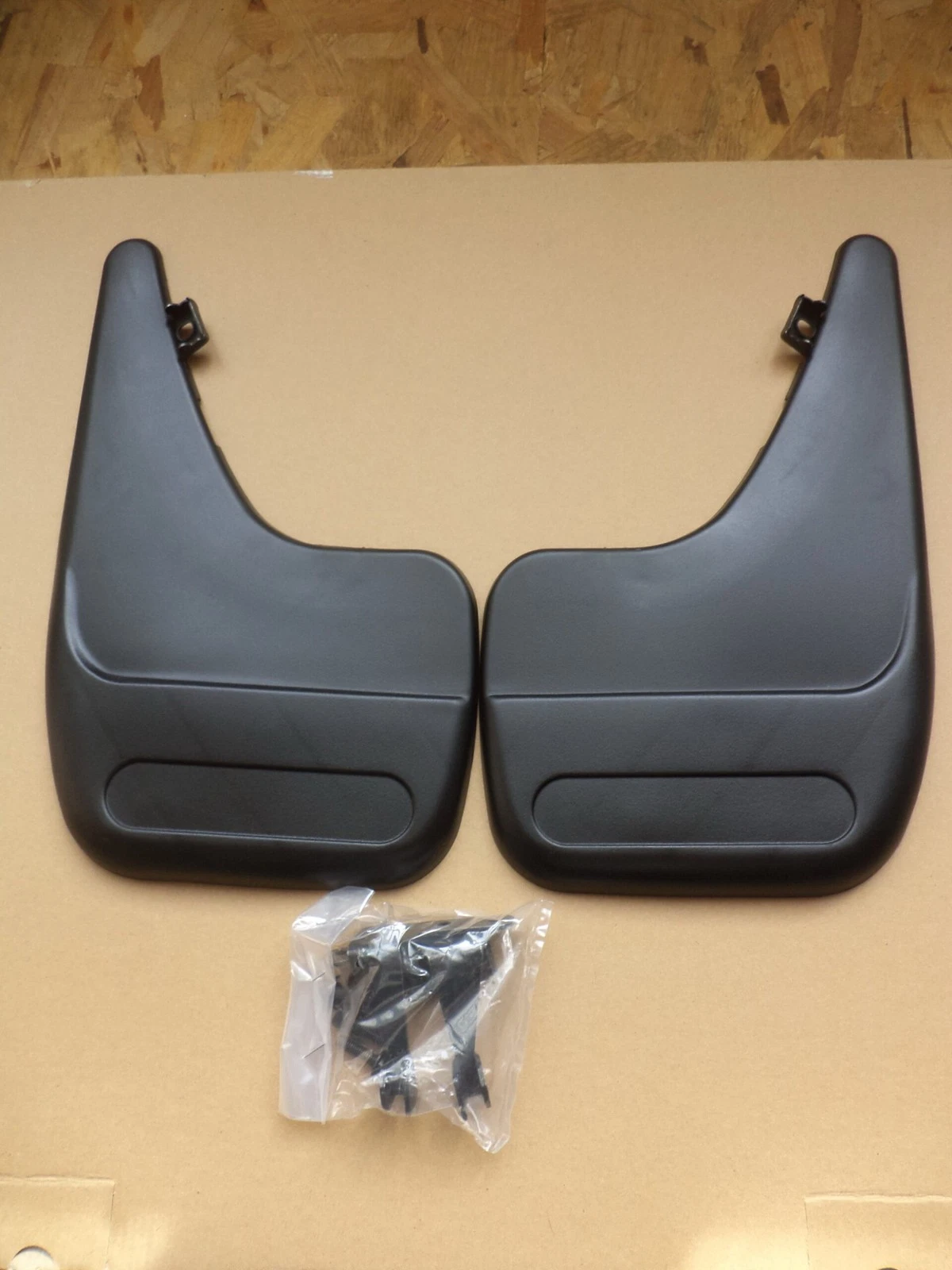 n°j8 bavette avant peugeot 205 309 405 9603g0 neuve DPA86