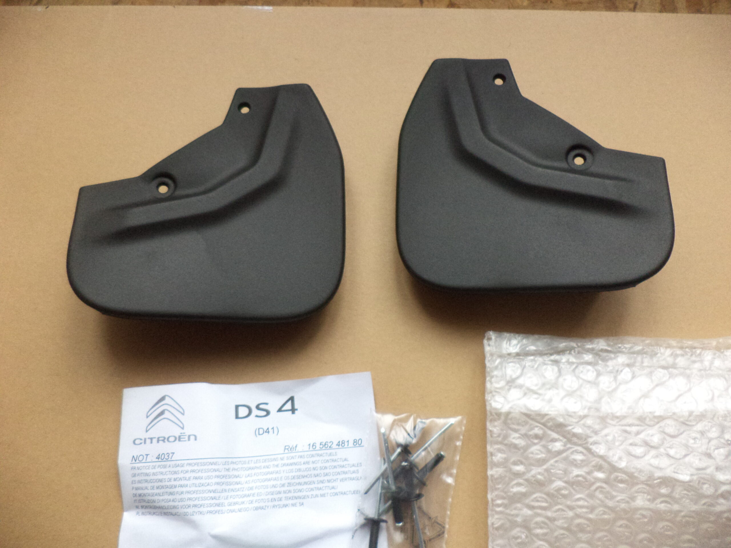 n°j2 bavette avant citroen DS4 type D41 2021 1656248180 neuve DPA86