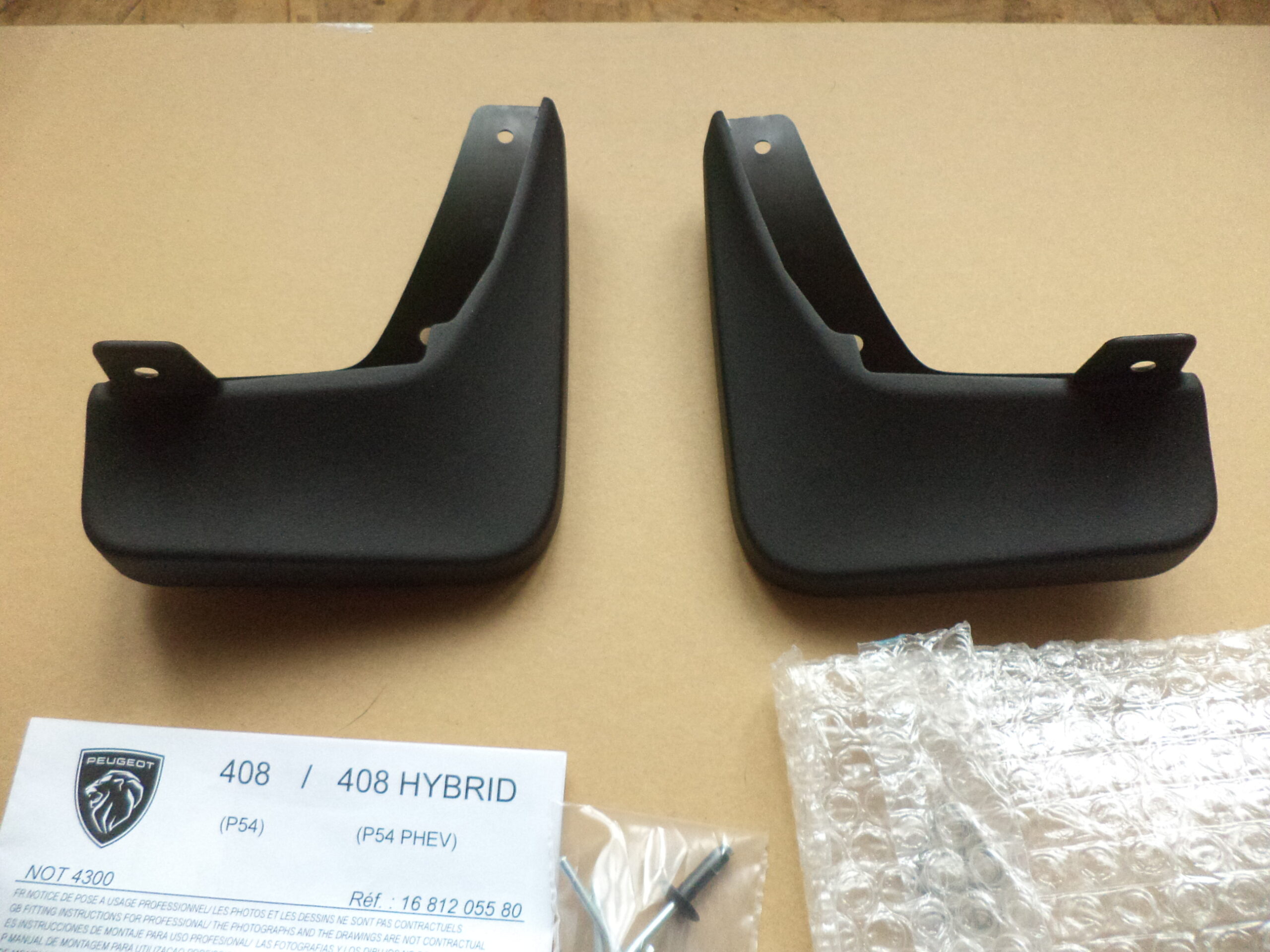 n°j3 bavette avant peugeot 408 408 hybrid P54 1681205580 neuve DPA86
