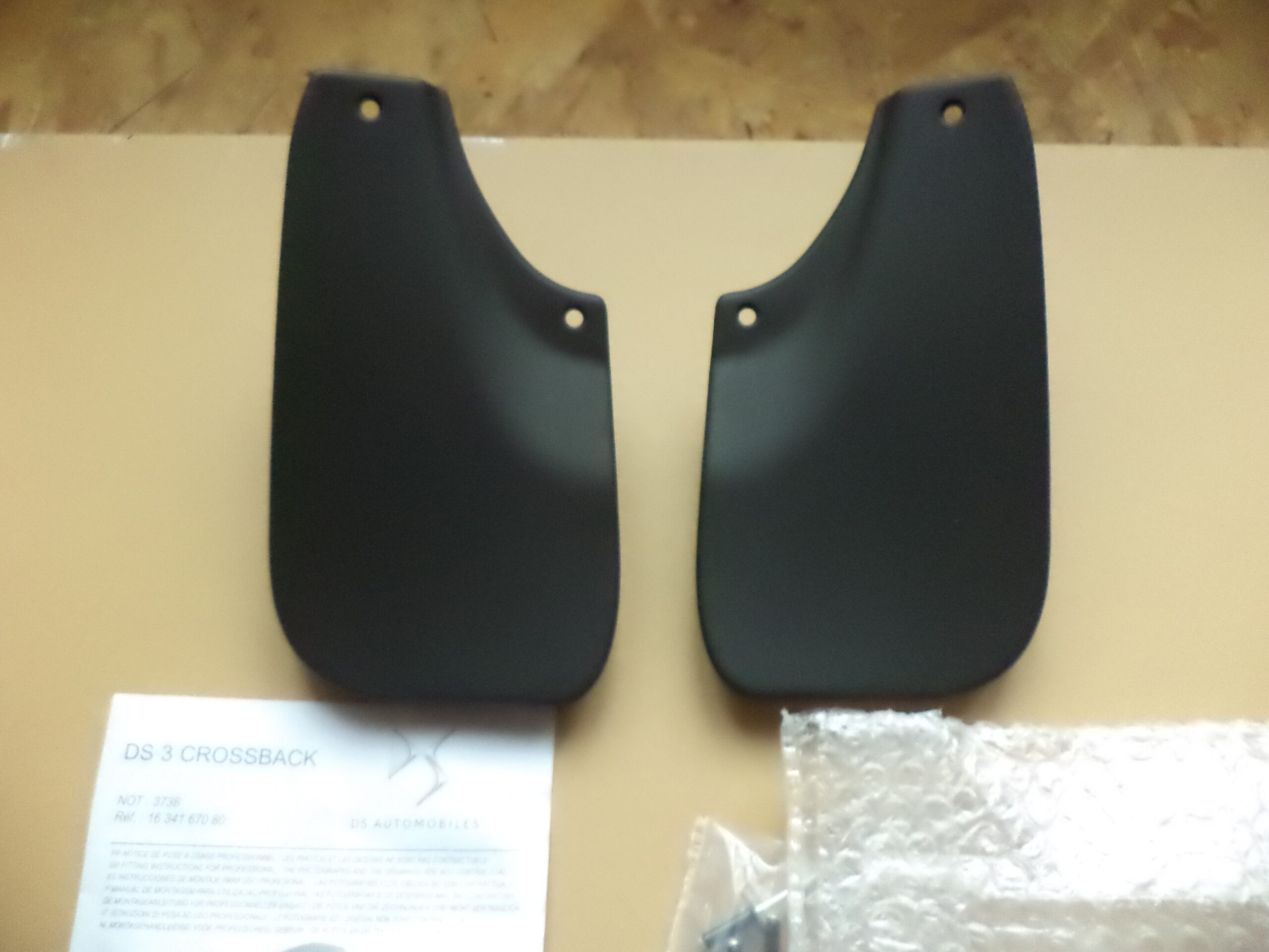 n°j4 bavette avant citroen DS3 crossback 1634167080 neuve DPA86