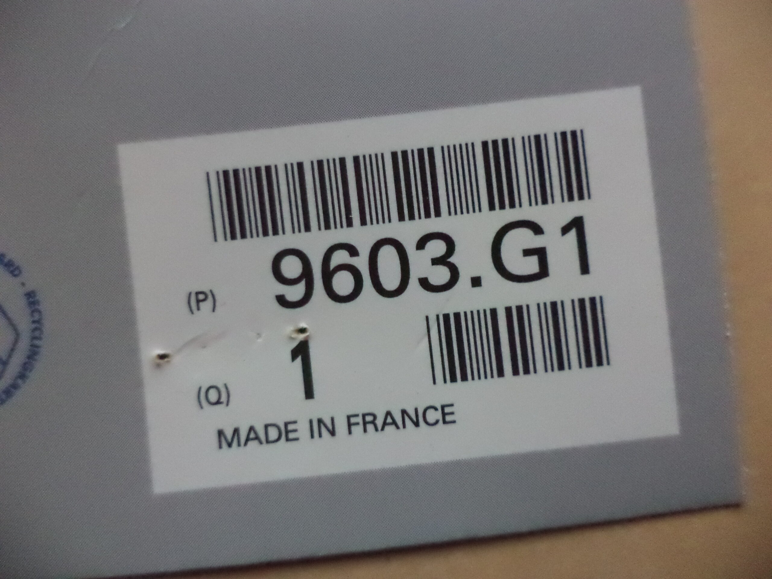 n°j7 bavette arriere peugeot 106 xsi 205 806 expert 9603g1 neuve DPA86