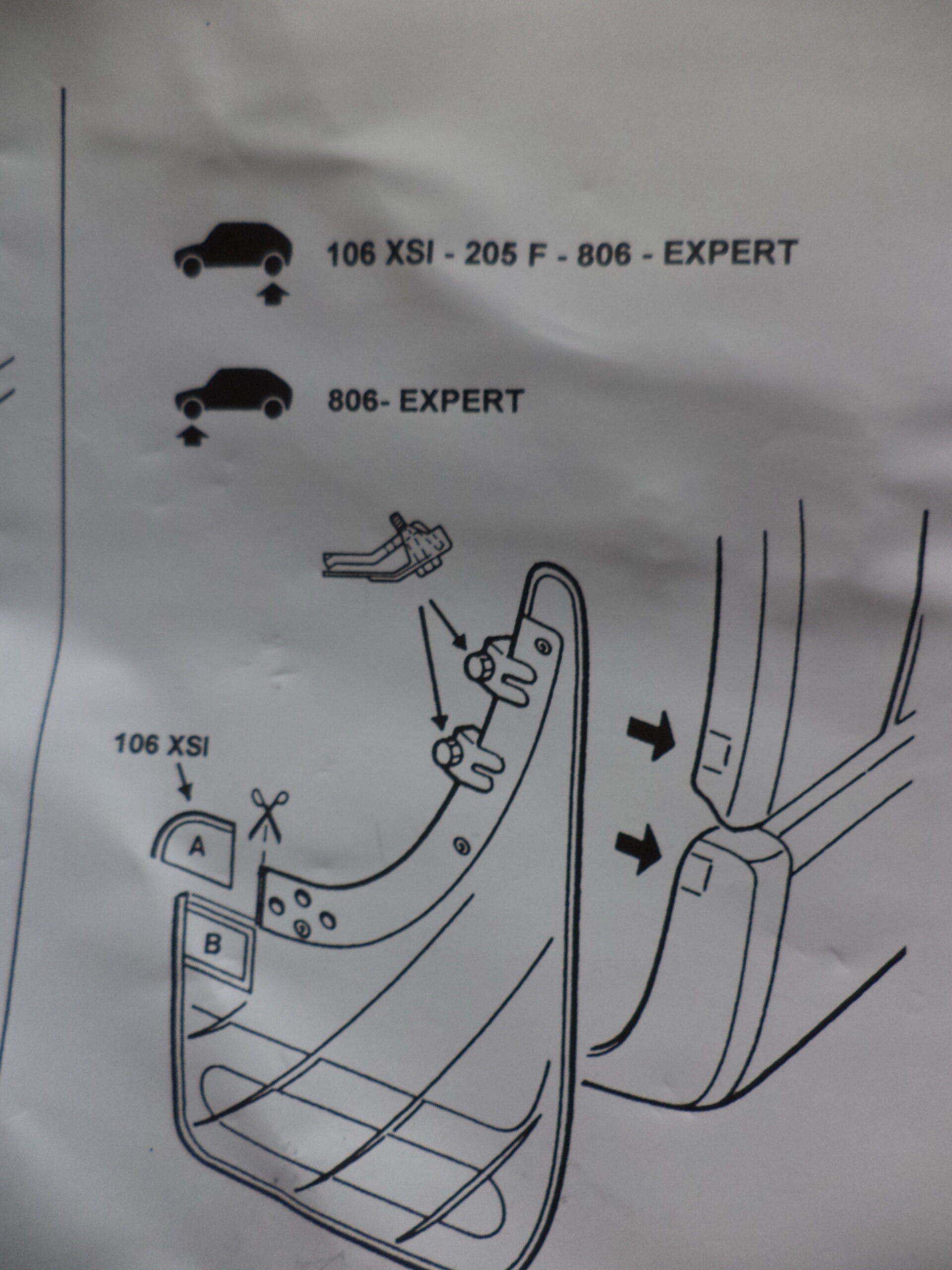 n°j7 bavette arriere peugeot 106 xsi 205 806 expert 9603g1 neuve DPA86