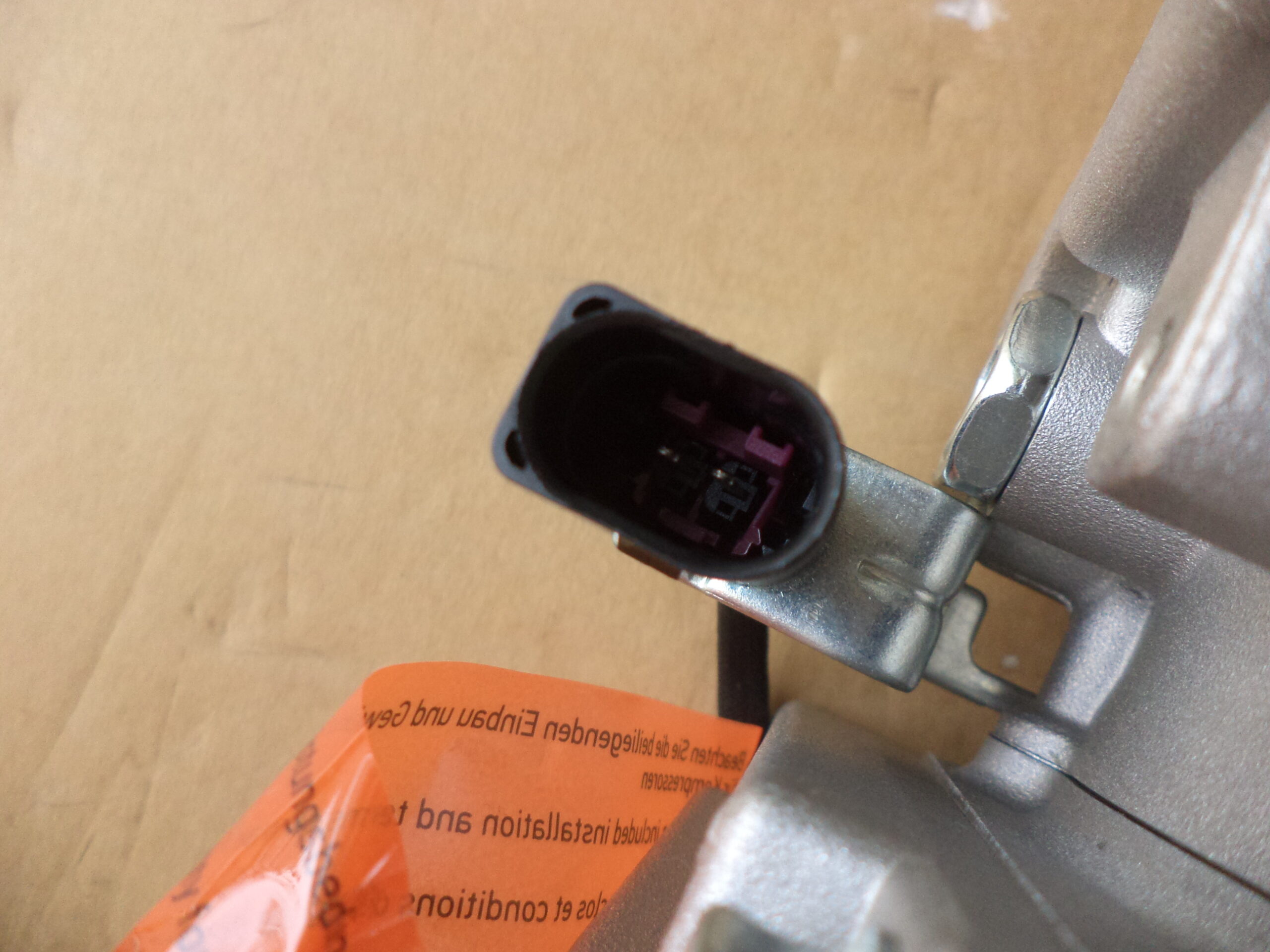 n°he11 compresseur climatisation audi A4 B6 hella 8fk351322781 neuf DPA86