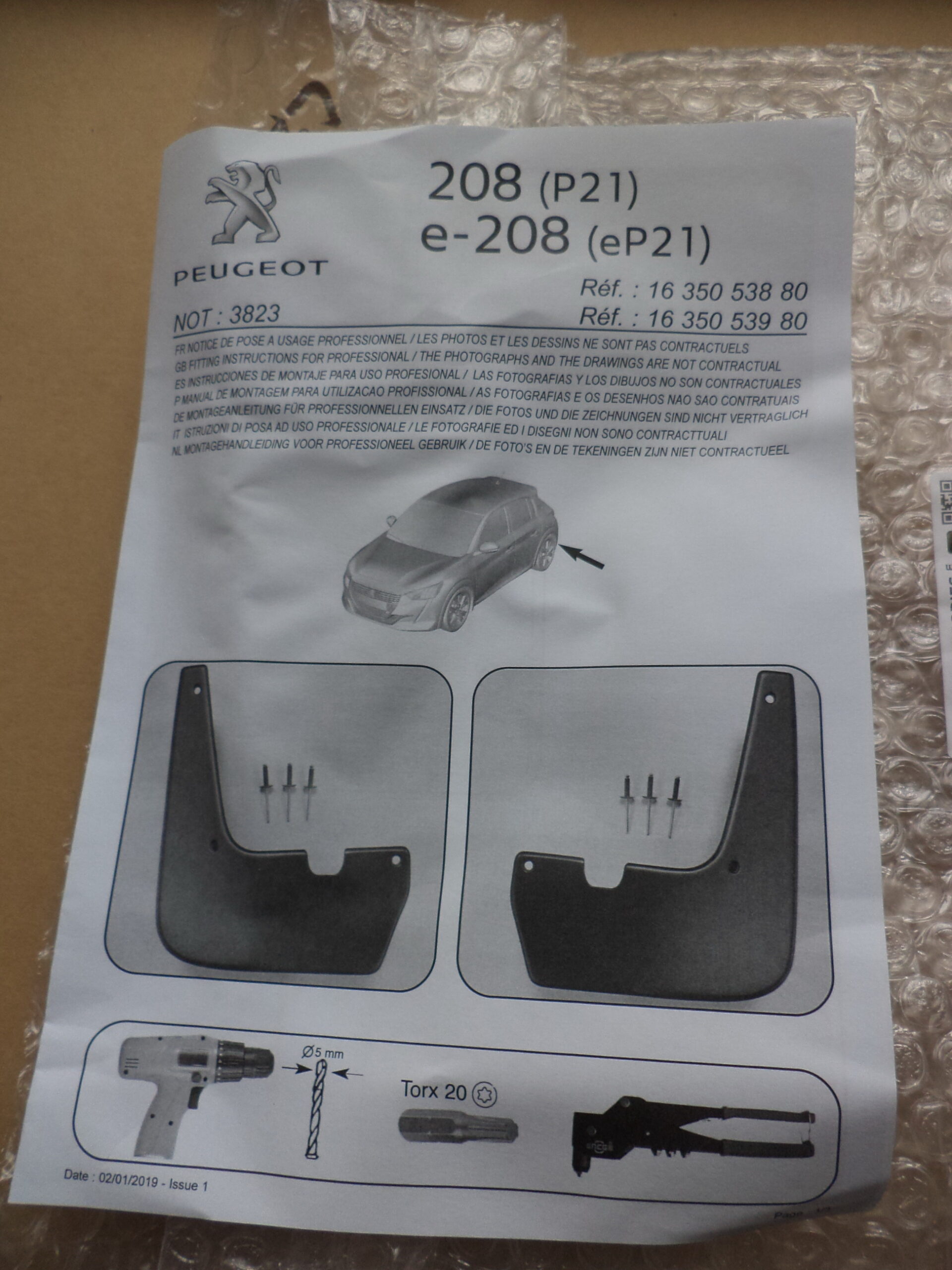 n°j10 jeu bavette arriere peugeot 208 E208 1635053980 neuf DPA86