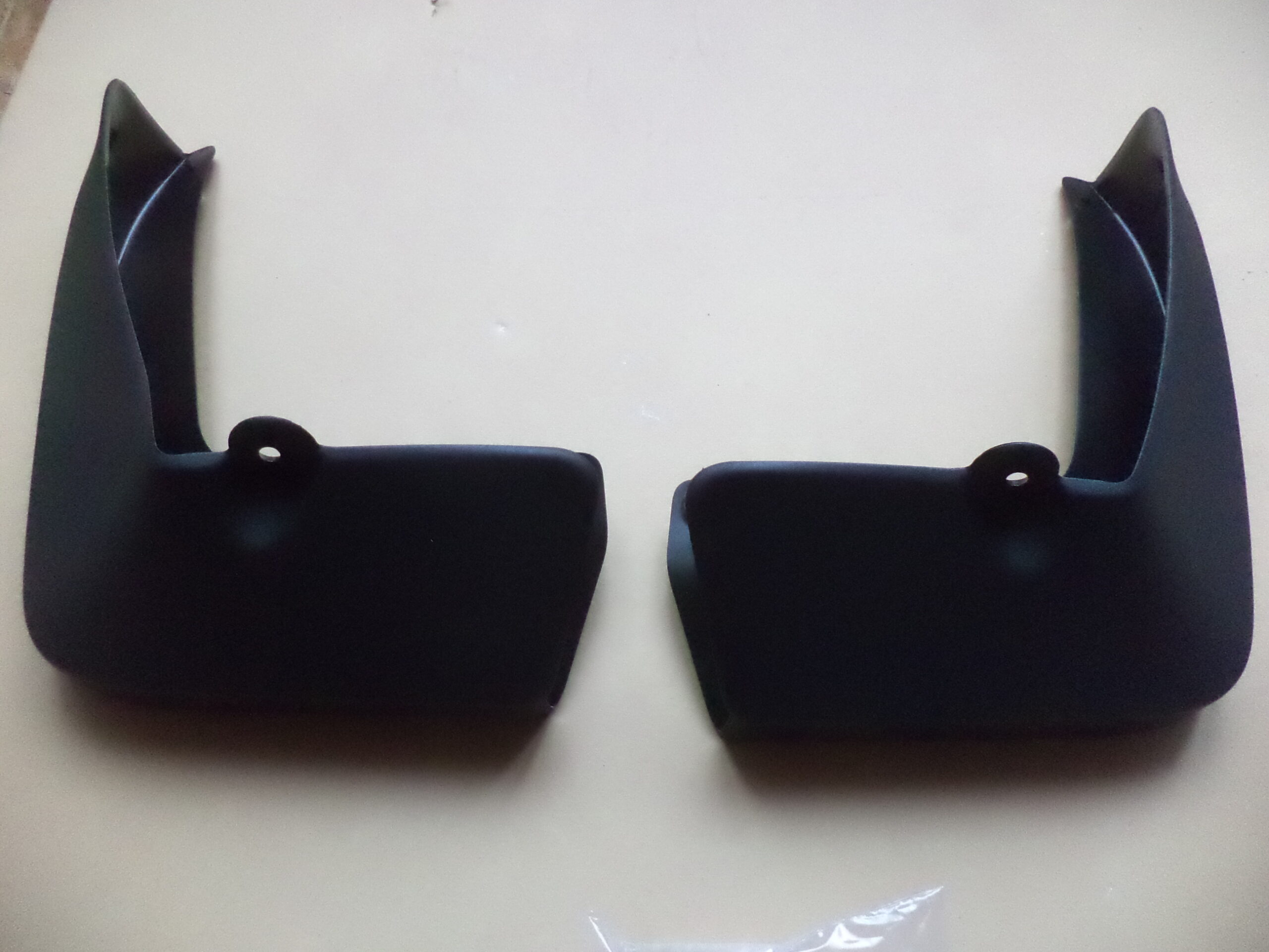 n°j10 jeu bavette arriere peugeot 208 E208 1635053980 neuf DPA86