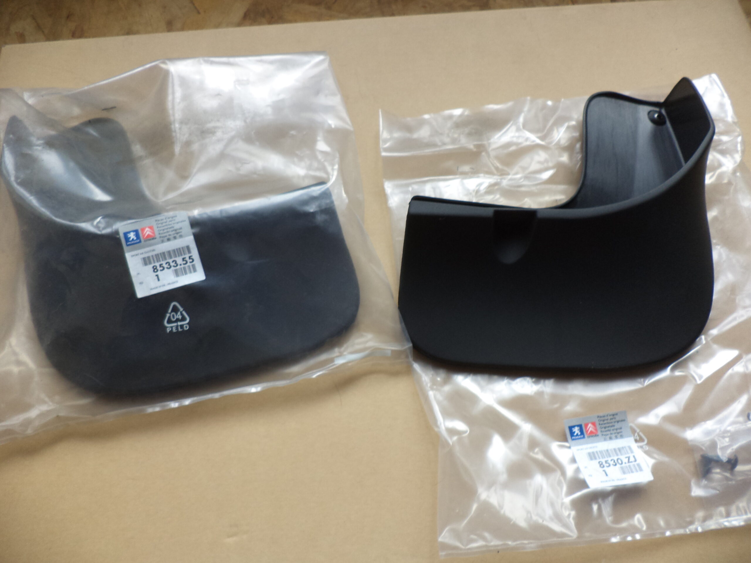 n°j12 jeu bavette avant peugeot 208 E208 1635053680 neuf DPA86