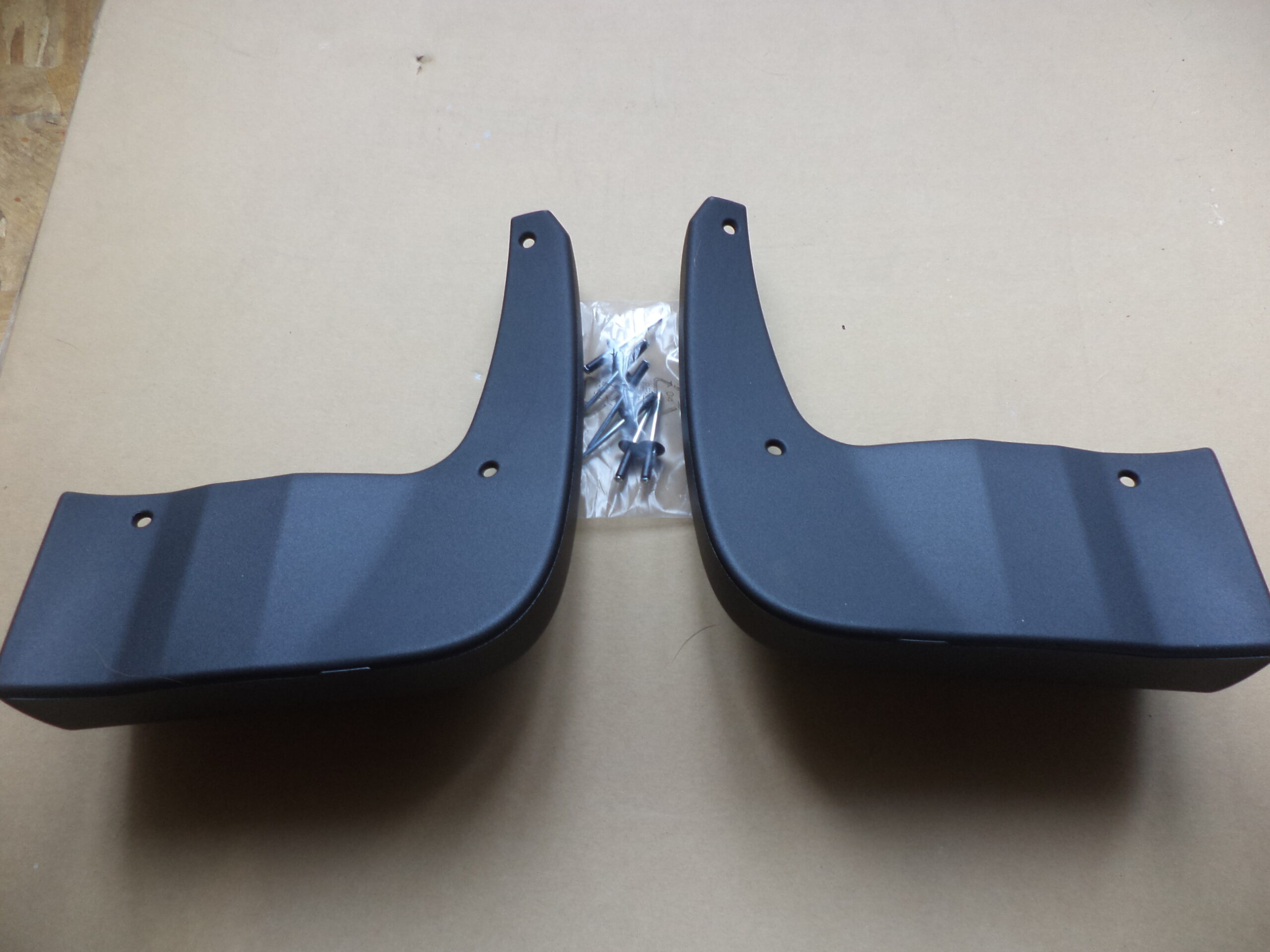 n°j16 jeu bavette arriere peugeot 308 2021 1656264580 neuf DPA86