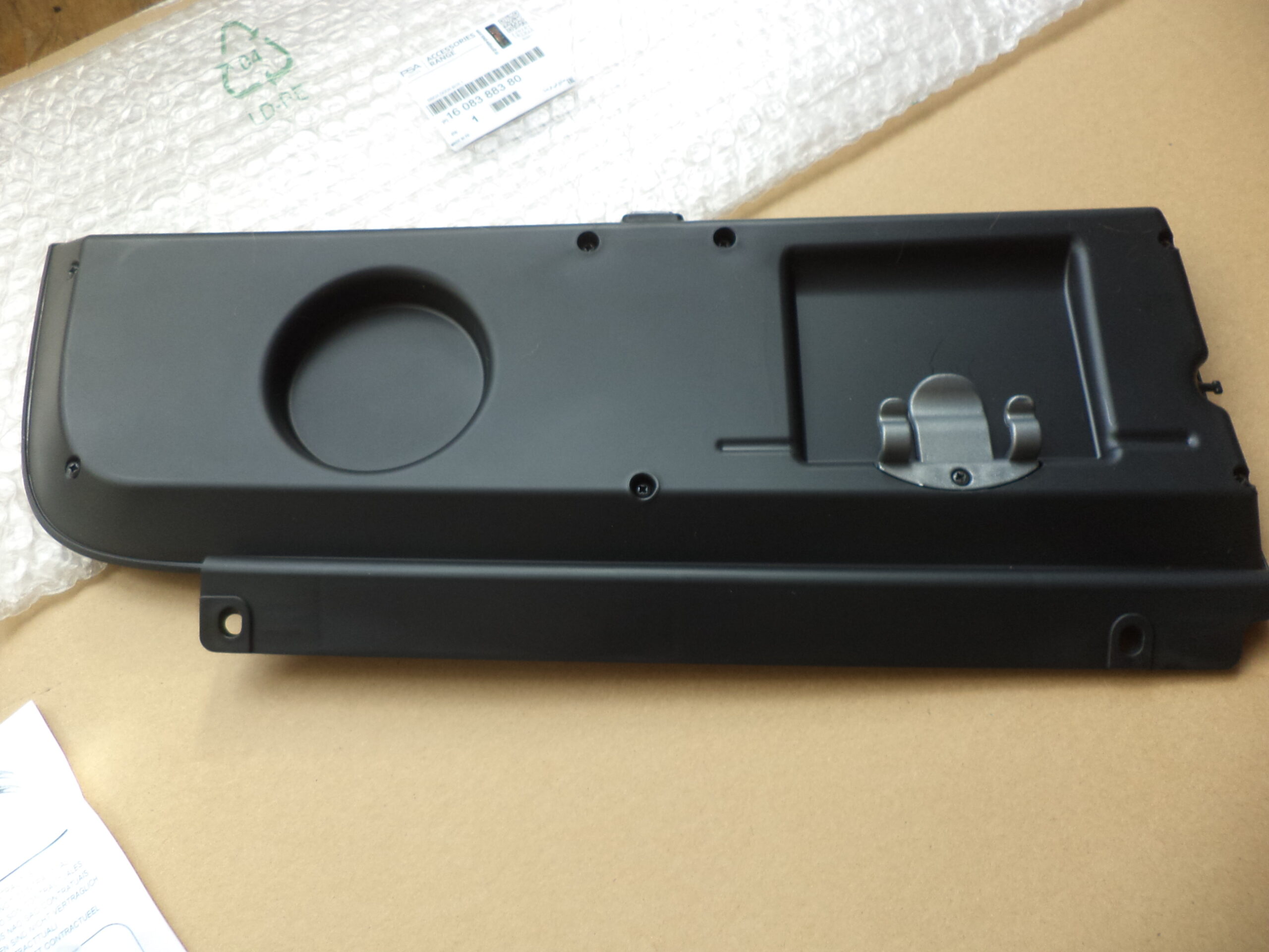 n°j23 porte de boite à gants Peugeot 107 Citroen C1 1608388380 neuve n°j23 porte de boite à gants Peugeot 107 Citroen C1 1608388380 neuve DPA86