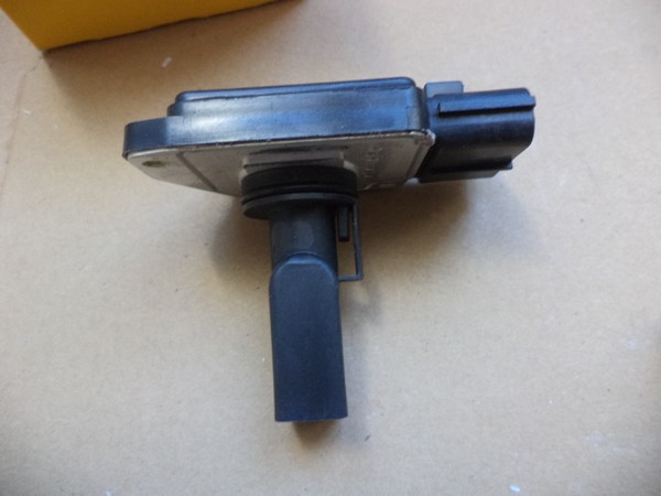 n°he100 debitmetre ford mondeo 3 8et358095941 neuf n°he100 debitmetre ford mondeo 3 8et358095941 neuf DPA86