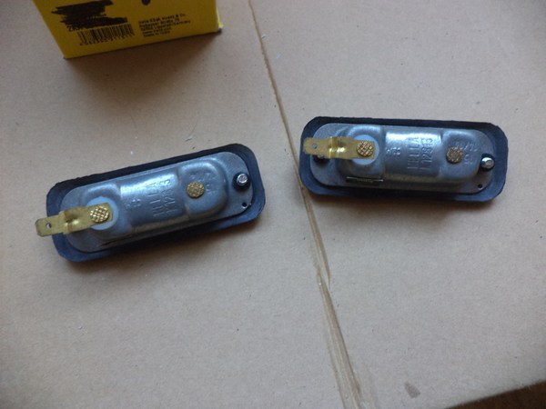 n°he105 lot 2 eclairage plaque hella 2ka001378001 neuf DPA86
