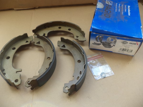 n°he110 jeu machoire frein alfa 145 146 delta 8db355002061 neuve DPA86