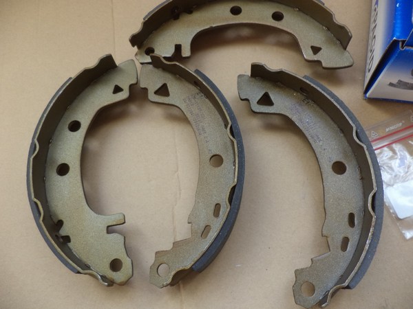 n°he110 jeu machoire frein alfa 145 146 delta 8db355002061 neuve DPA86
