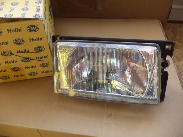 n°he125 phare VW passat B5 gauche 1af007620051 neuf hella DPA86