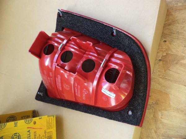 n°he123 feu skoda octavia droit 9el354074021 neuf DPA86