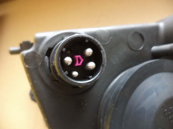 n°he125 phare VW passat B5 gauche 1af007620051 neuf hella DPA86