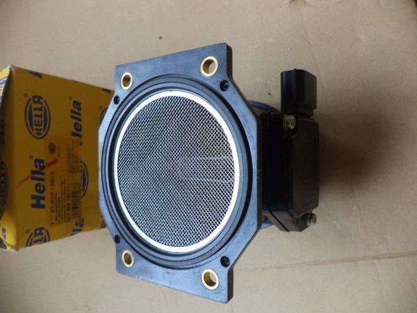 n°he153 debitmetre nissan primera terrano almera 8et009142751 neuf n°he153 debitmetre nissan primera terrano almera 8et009142751 neuf DPA86