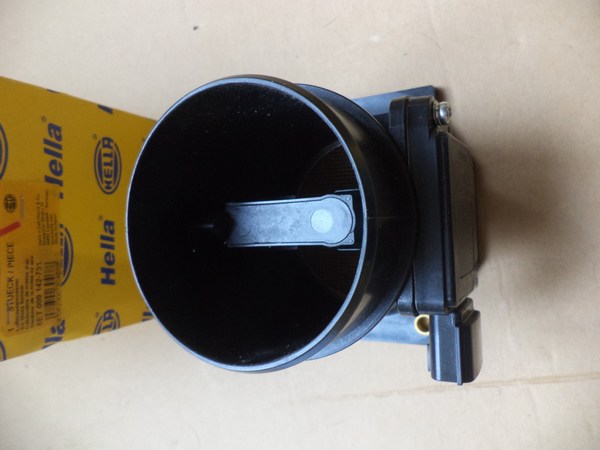 n°he153 debitmetre nissan primera terrano almera 8et009142751 neuf n°he153 debitmetre nissan primera terrano almera 8et009142751 neuf DPA86