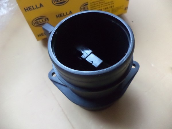 n°he155 debitmetre audi a3 a4 a5 a6 TT q5 8et009149181 hella neuf n°he155 debitmetre audi a3 a4 a5 a6 TT q5 8et009149181 hella neuf DPA86