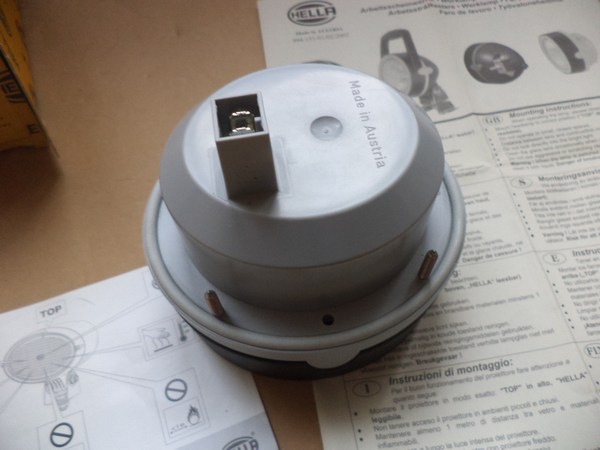 n°he183 feu travail encastrable 12v 24v 1gm996134311 hella neuf n°he183 feu travail encastrable 12v 24v 1gm996134311 hella neuf DPA86