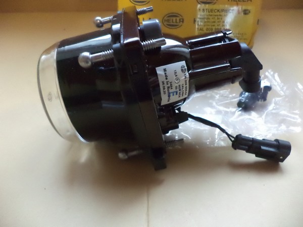 n°he186 phare 90 mm mercedes unimog 1al009998041 hella neuf DPA86