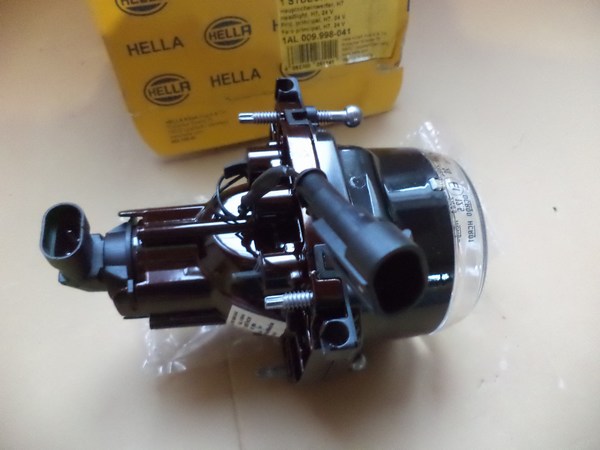 n°he186 phare 90 mm mercedes unimog 1al009998041 hella neuf DPA86