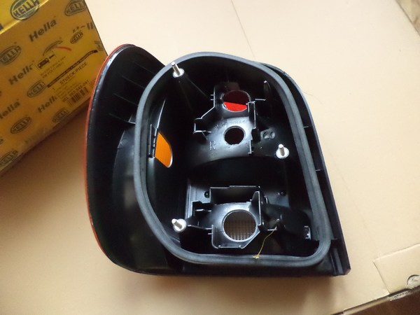 n°he30 feu VW polo 3 arriere droit 9el962542041 neuf DPA86