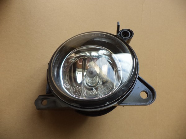 n°he34 antibrouillard VW polo 3 avant gauche 1na963981031 neuf DPA86