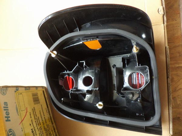 n°he35 feu fumé VW polo 3 arriere gauche 9el962541071 neuf DPA86