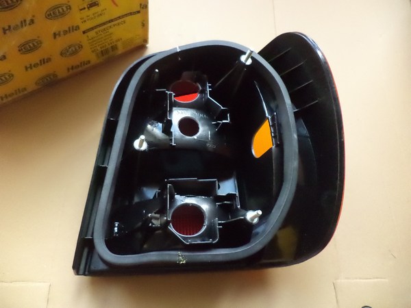 n°he38 feu VW polo arriere gauche 9el962541051 neuf DPA86