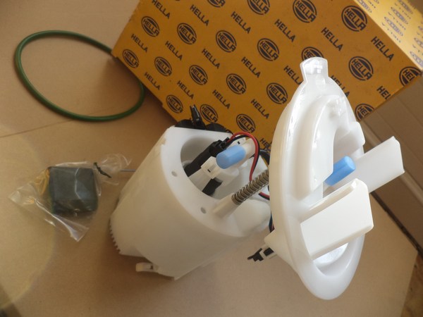 n°he48 pompe essence mercedes classe E  C  w204 8tf358146031 neuve DPA86