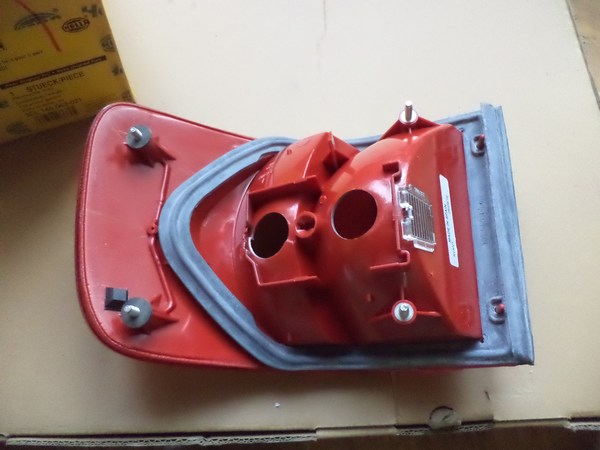 n°he64 feu audi 100 C4 a6 C4 gauche 9el140063021 neuf DPA86