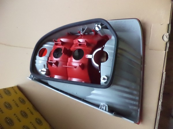 n°he66 feu skoda superb gauche 9el354079011 neuf DPA86