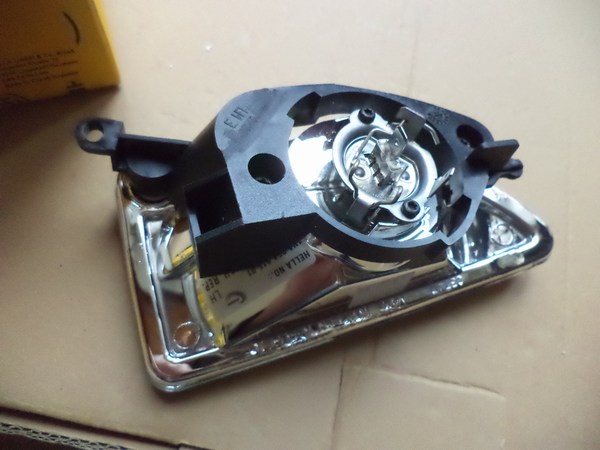 n°he73 antibrouillard ford focus MK1 gauche 1na354015011 neuf n°he73 antibrouillard ford focus MK1 gauche 1na354015011 neuf DPA86