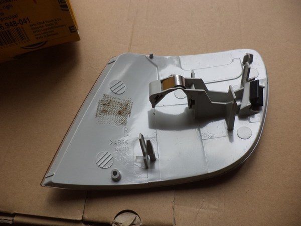 n°he74 clignotant VW passat b3 b4 droit 9hb006948041 neuf DPA86