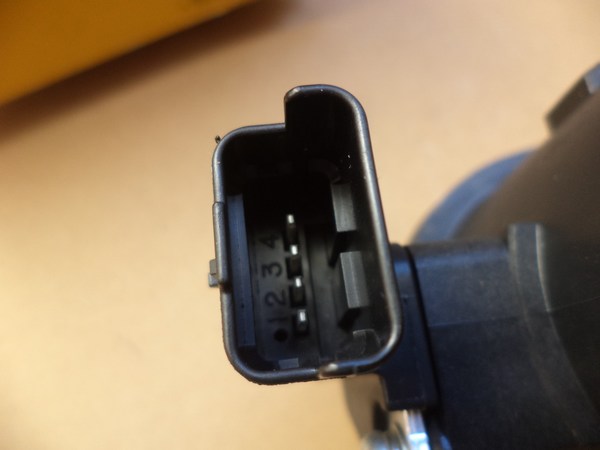 n°he89 debitmetre citroen 1.6hdi berlingo c3 c4 c5 ds3 ds4 8et009149561 neuf n°he89 debitmetre citroen 1.6hdi berlingo c3 c4 c5 ds3 ds4 8et009149561 neuf DPA86