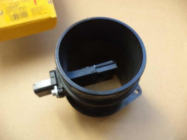 n°he91 debitmetre ford focus focus C max 8et009142831 neuf n°he91 debitmetre ford focus focus C max 8et009142831 neuf DPA86