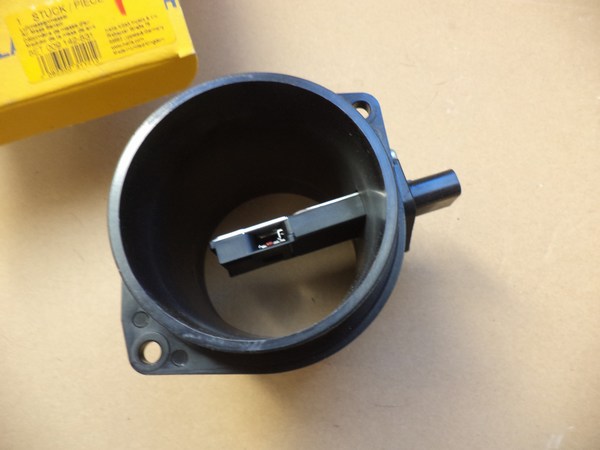 n°he91 debitmetre ford focus focus C max 8et009142831 neuf n°he91 debitmetre ford focus focus C max 8et009142831 neuf DPA86