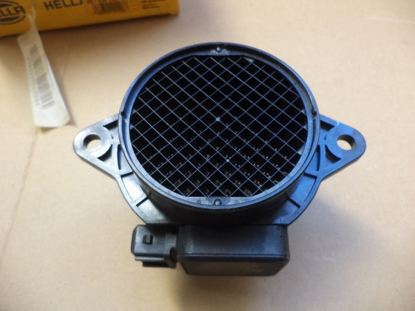 n°he94 debitmetre kia rio 8et009142461 neuf n°he94 debitmetre kia rio 8et009142461 neuf DPA86