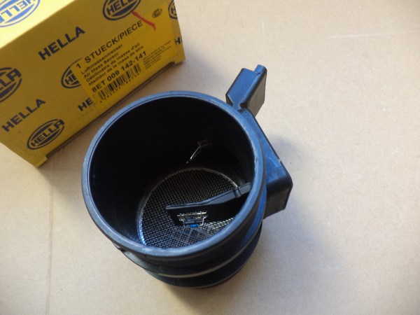 n°he95 debitmetre citroen berlingo xsara C4 306 206 307 8et009142141 neuf DPA86