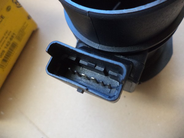 n°he97 debitmetre renault espace master laguna avantime 8et009142651 neuf DPA86