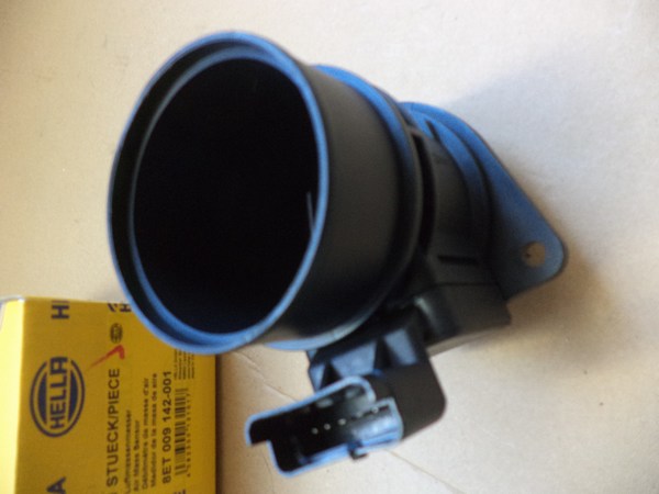 n°he98 debitmetre renault megane laguna kangoo 8et009142001 neuf n°he98 debitmetre renault megane laguna kangoo 8et009142001 neuf DPA86