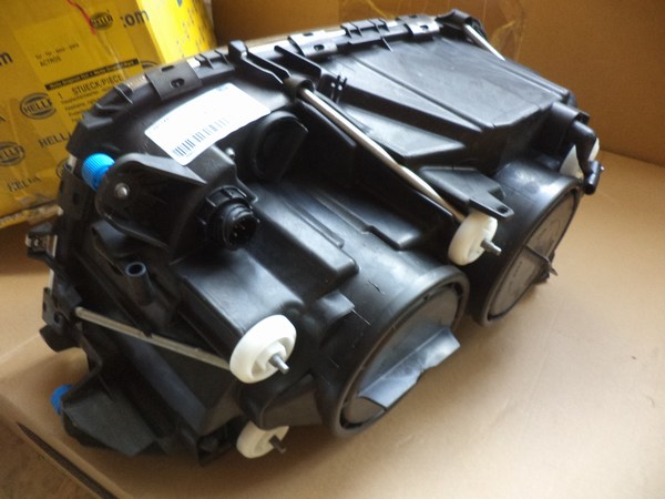n°he158 phare mercedes actros droit 1eh009513041 neuf DPA86