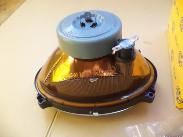 n°he162 phare oval hella 12V H4 1ab996157061 neuf n°he162 phare oval hella 12V H4 1ab996157061 neuf DPA86